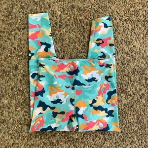 Champion Colorful Camo Capri Leggings. Medium